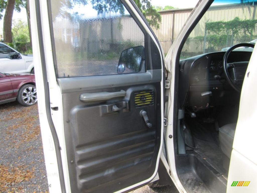 1994 Econoline E250 Commercial Van - White / Gray photo #13