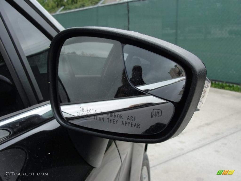 2011 Fiesta SES Hatchback - Tuxedo Black Metallic / Charcoal Black Leather photo #18