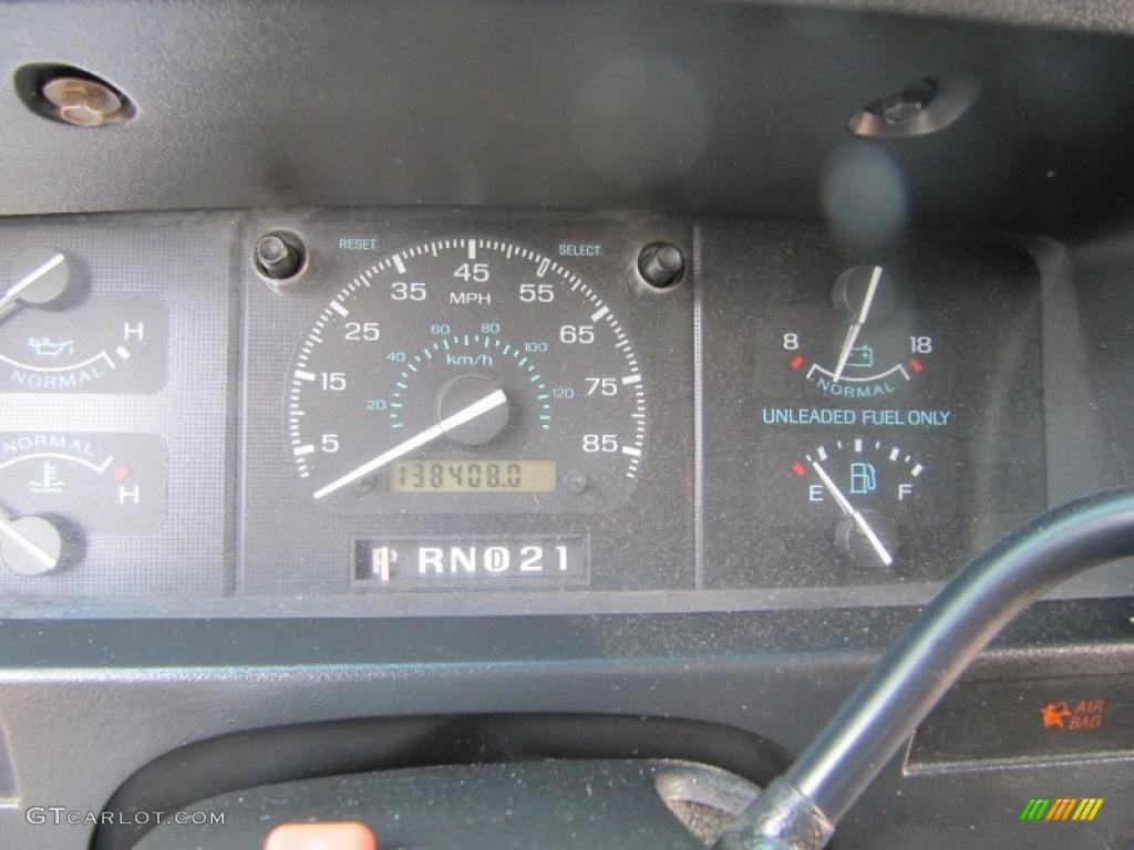 1994 Econoline E250 Commercial Van - White / Gray photo #22