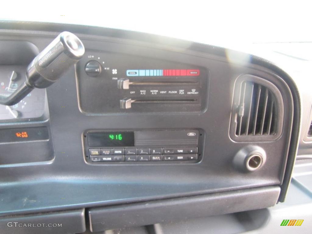 1994 Econoline E250 Commercial Van - White / Gray photo #23