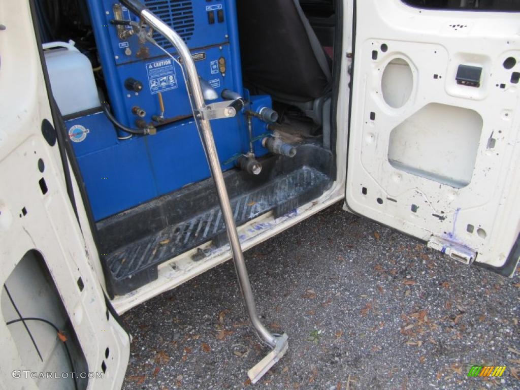 1994 Econoline E250 Commercial Van - White / Gray photo #36