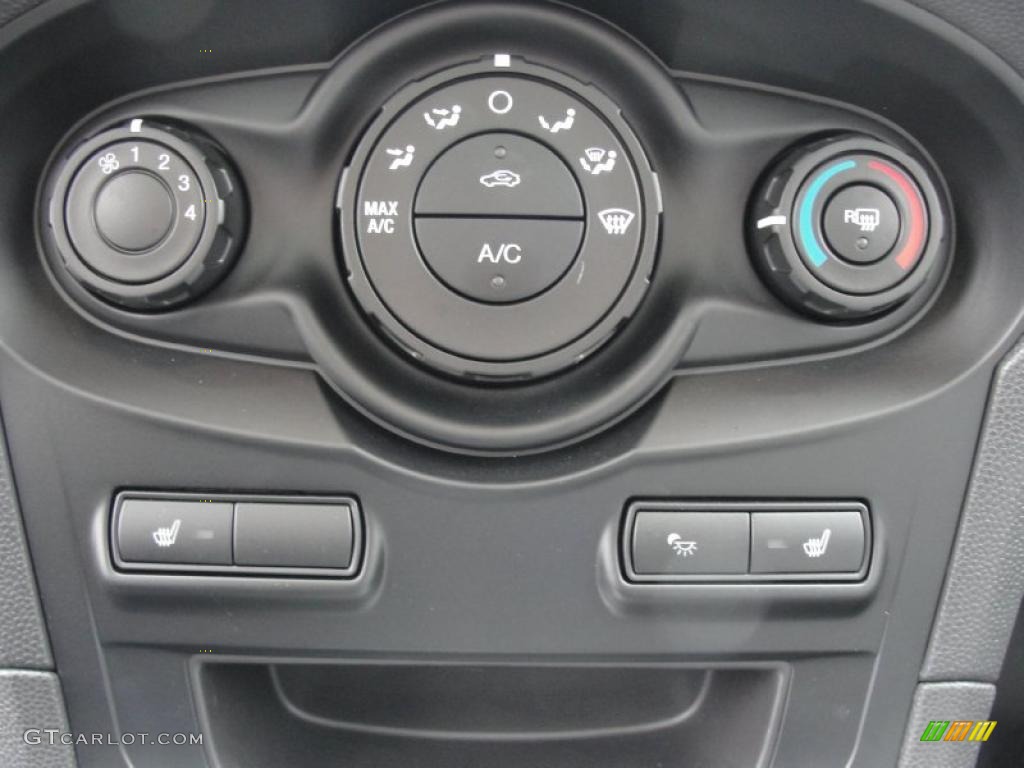 2011 Ford Fiesta SES Hatchback Controls Photo #47367380