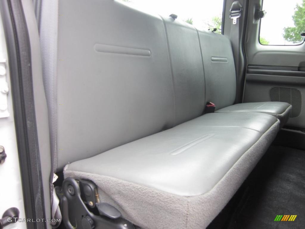 Medium Flint Interior 2005 Ford F250 Super Duty XL SuperCab Photo #47367683