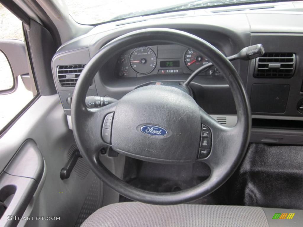 2005 Ford F250 Super Duty XL SuperCab Medium Flint Steering Wheel Photo #47367761