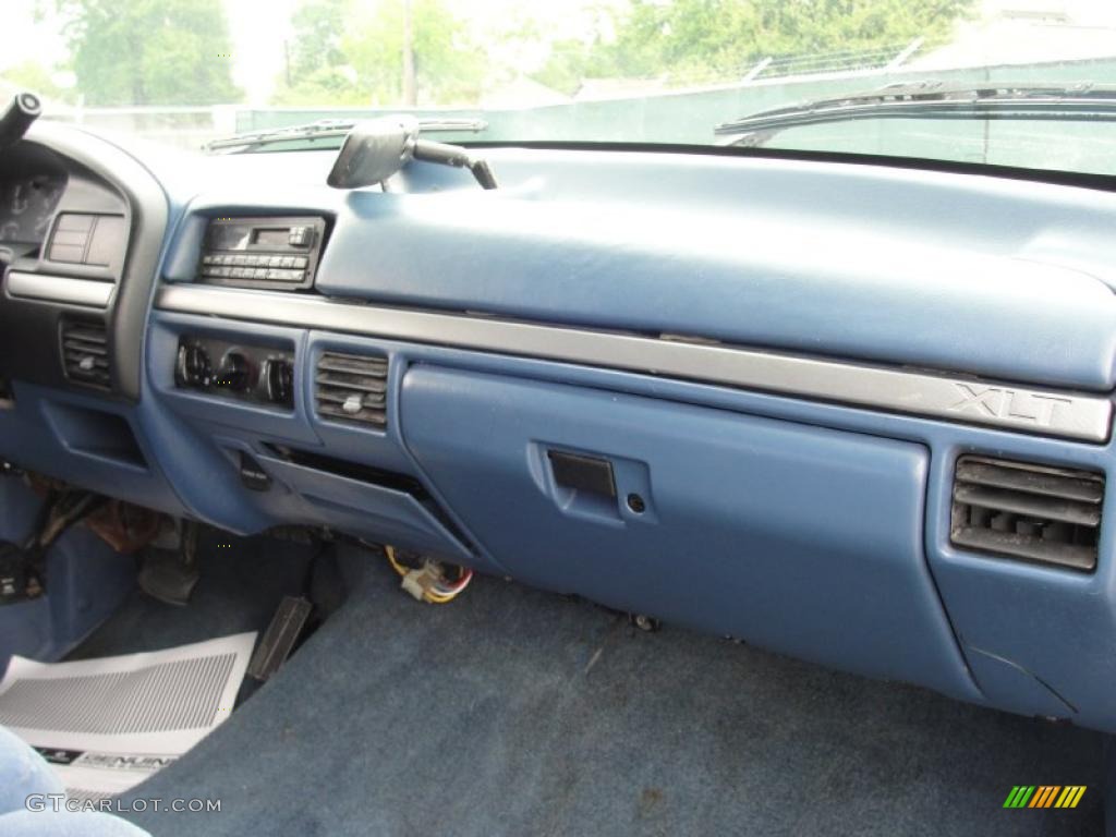 1995 Ford F150 XLT Extended Cab Blue Dashboard Photo #47368130