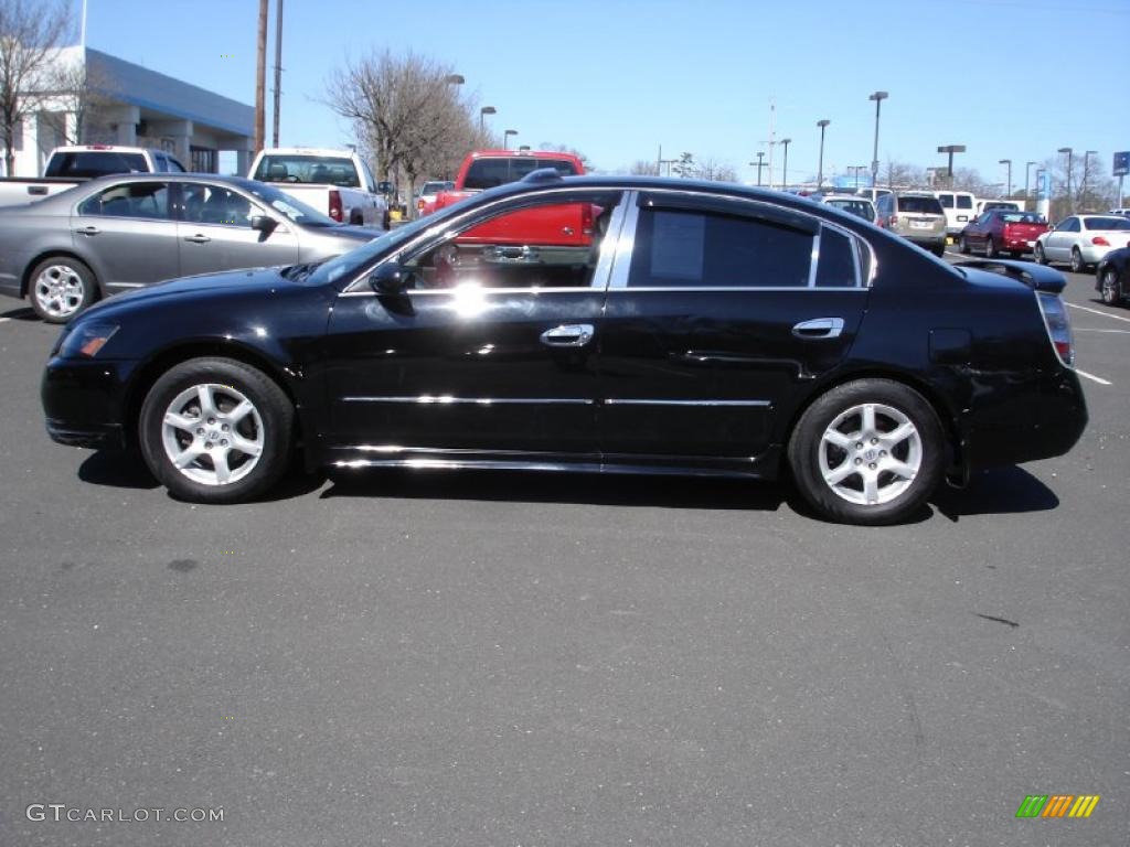 2005 Altima 2.5 S - Super Black / Charcoal photo #9