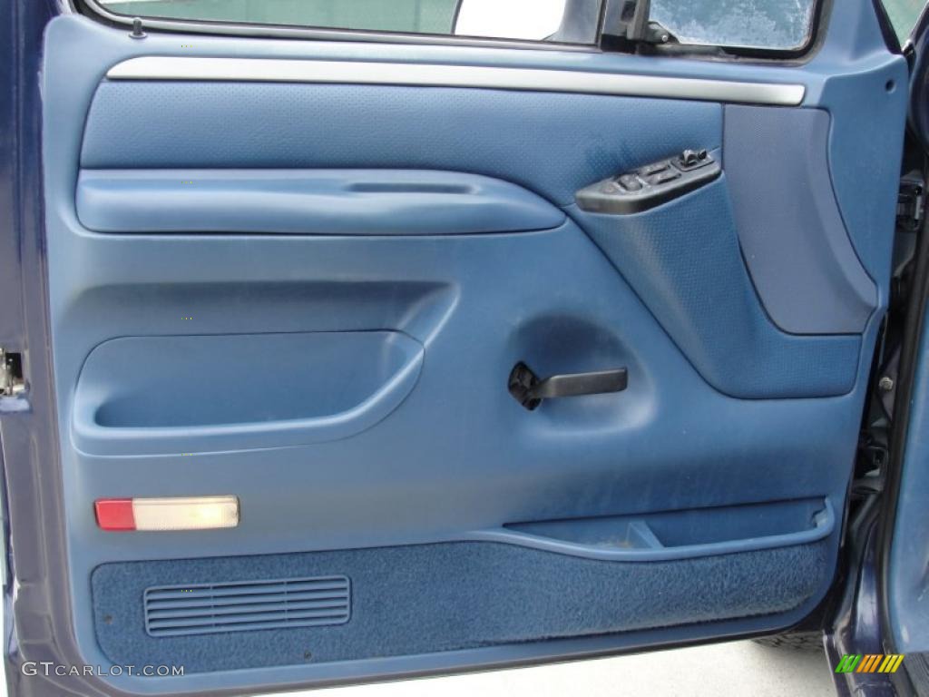 1995 Ford F150 XLT Extended Cab Blue Door Panel Photo #47368208