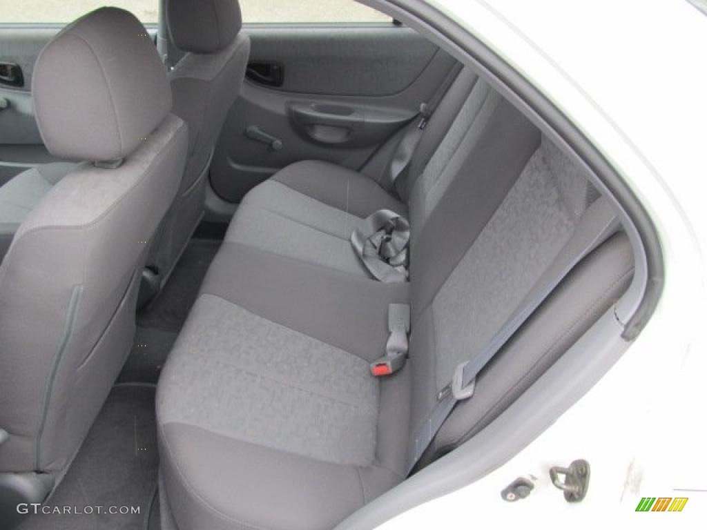 Gray Interior 2004 Hyundai Accent GL Sedan Photo #47369060