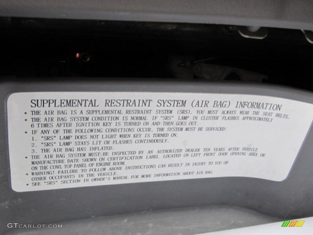 2004 Accent GL Sedan - Noble White / Gray photo #17
