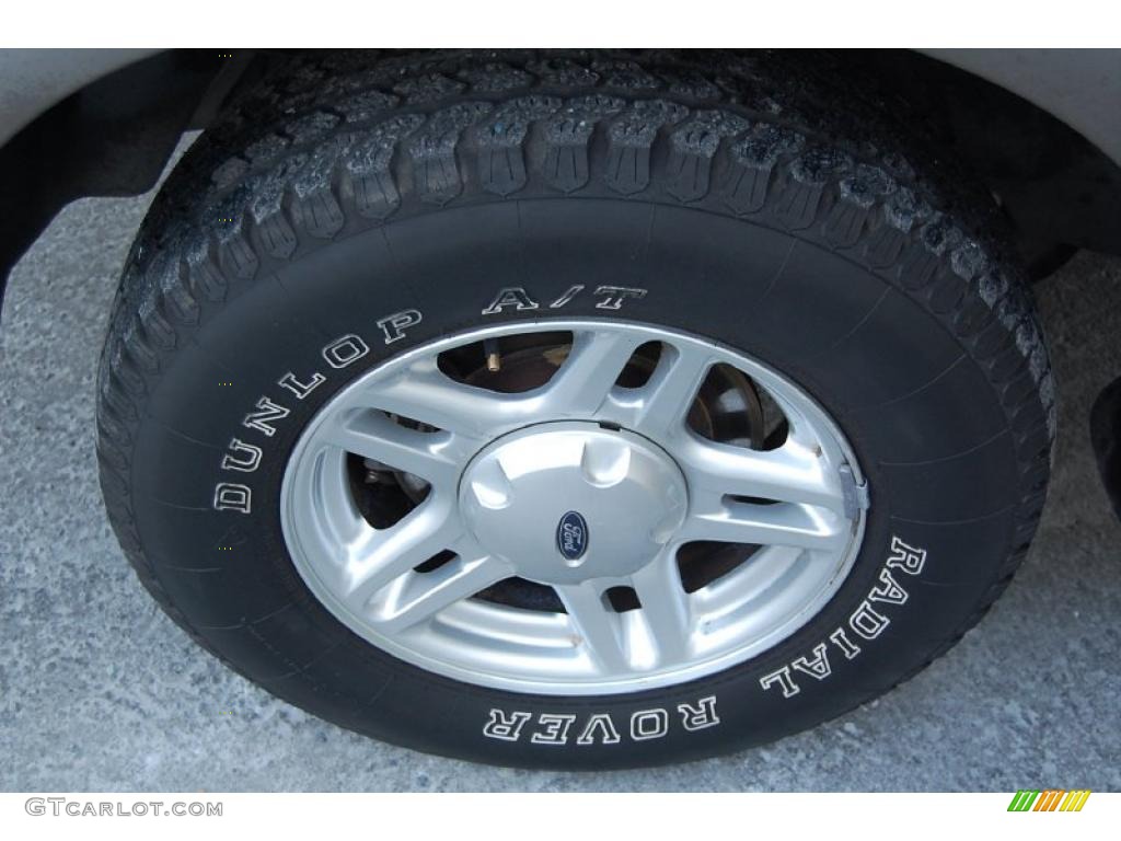 2002 Ford Explorer XLT 4x4 Wheel Photo #47369531