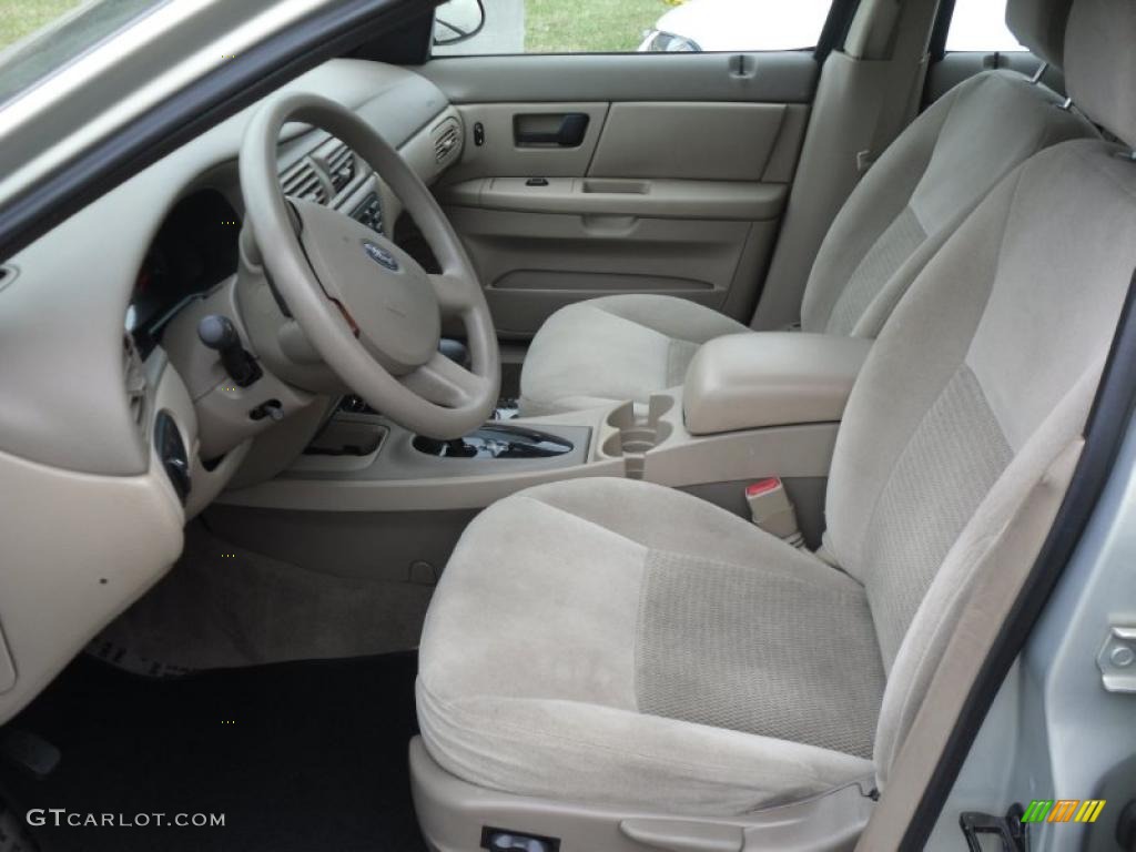 Medium Parchment Interior 2004 Ford Taurus SE Sedan Photo #47372402
