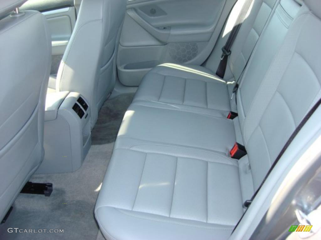 2005 Volkswagen Jetta 2.5 Sedan interior Photo #47373359