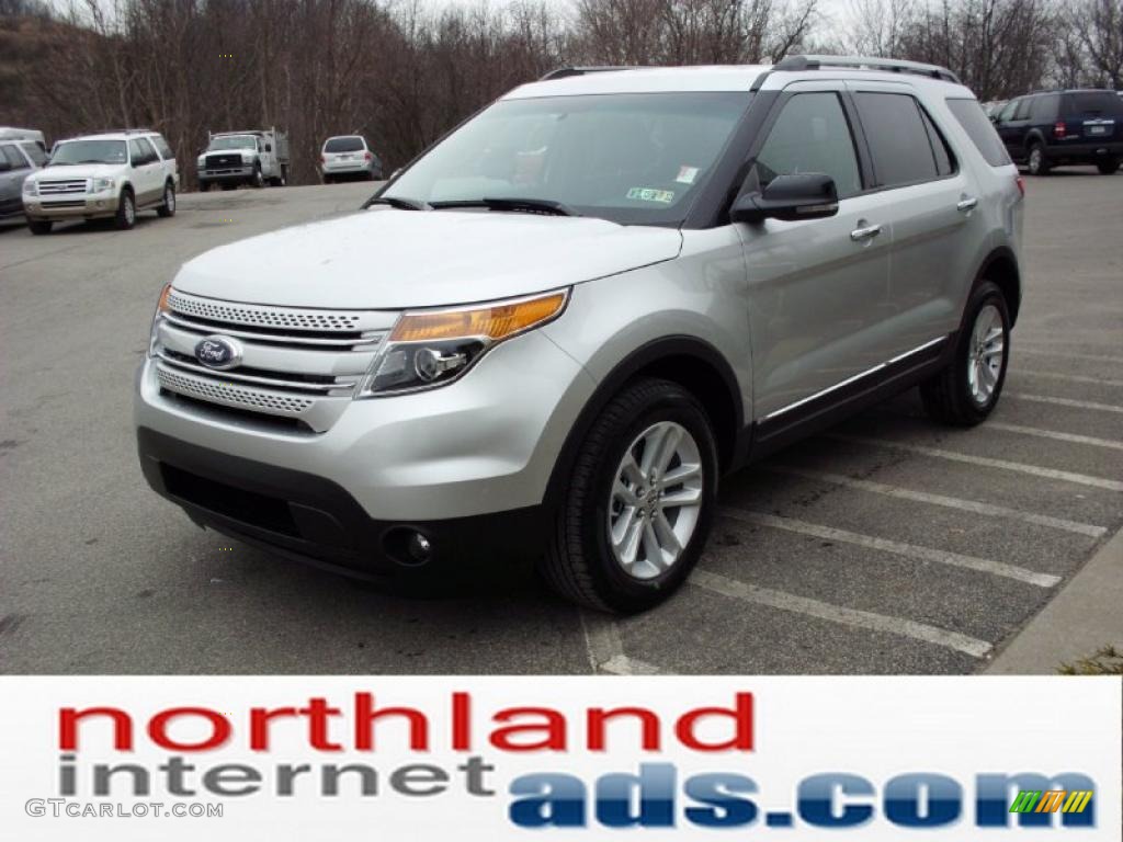 2011 Explorer XLT 4WD - Ingot Silver Metallic / Charcoal Black photo #4