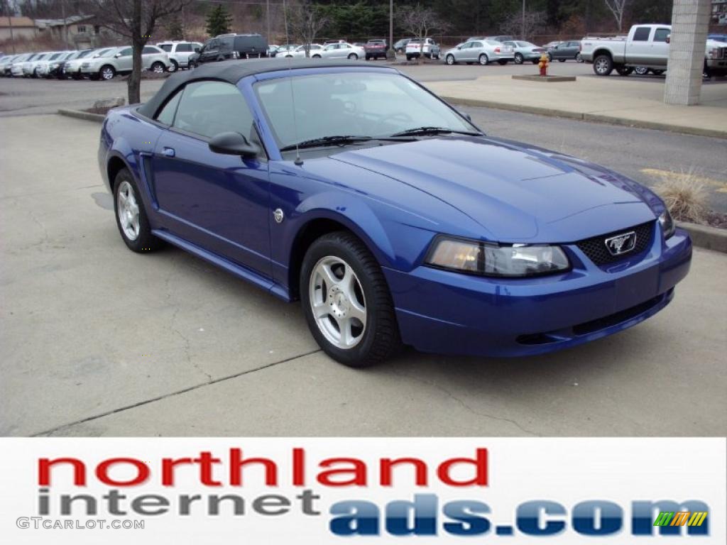 2004 Mustang V6 Convertible - Sonic Blue Metallic / Dark Charcoal photo #2