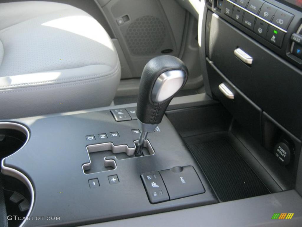 2009 Kia Borrego EX V8 4x4 Transmission Photos
