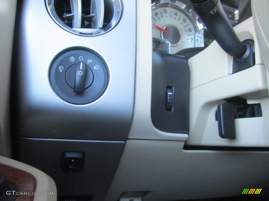 2010 Ford Expedition Eddie Bauer 4x4 Controls Photo #47378282