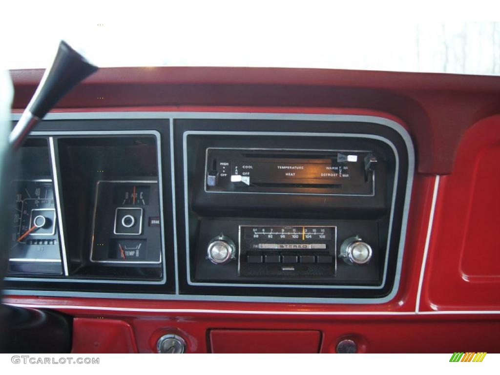 1977 Ford F150 Custom Regular Cab 4x4 Controls Photo #47380124