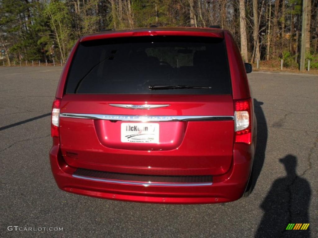 2011 Town & Country Touring - L - Deep Cherry Red Crystal Pearl / Black/Light Graystone photo #3