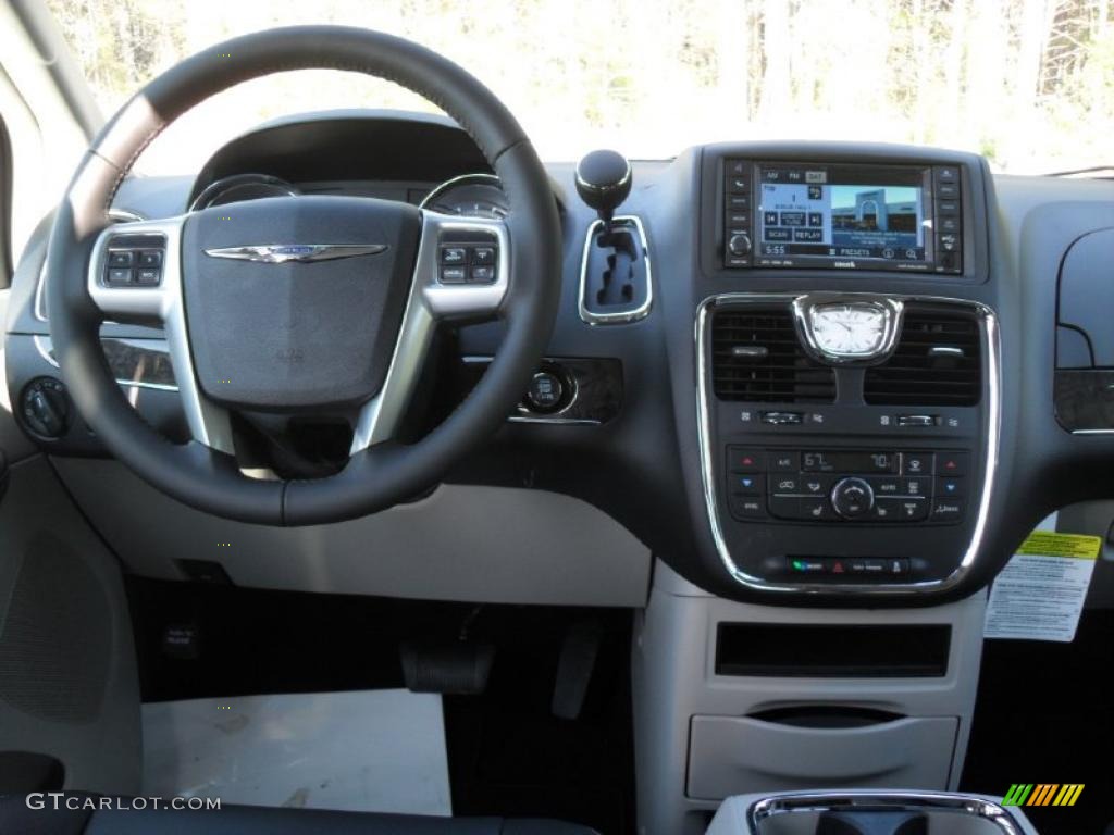 2011 Chrysler Town & Country Touring - L Black/Light Graystone Steering Wheel Photo #47381393