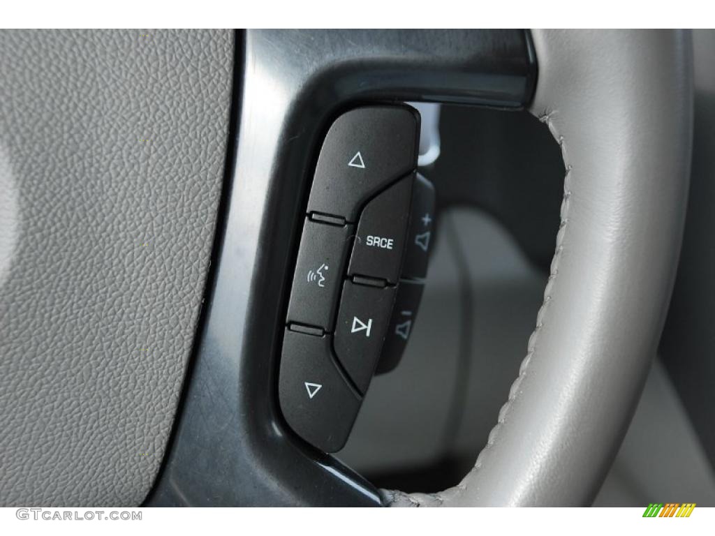 2007 Chevrolet Suburban 1500 LTZ Controls Photo #47382137