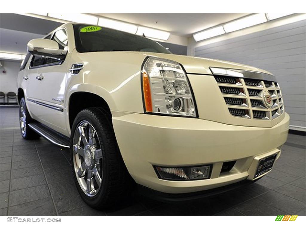 2007 White Diamond Cadillac Escalade AWD 47350565 Photo 3 GTCarLot