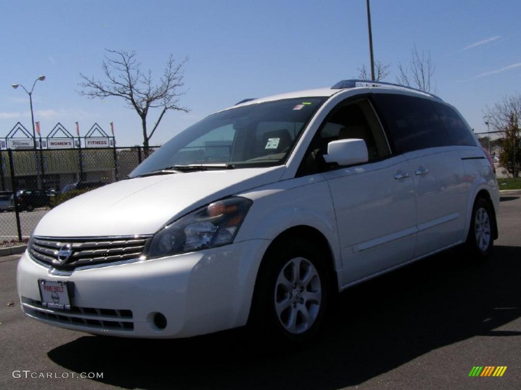 Nordic White Pearl Nissan Quest