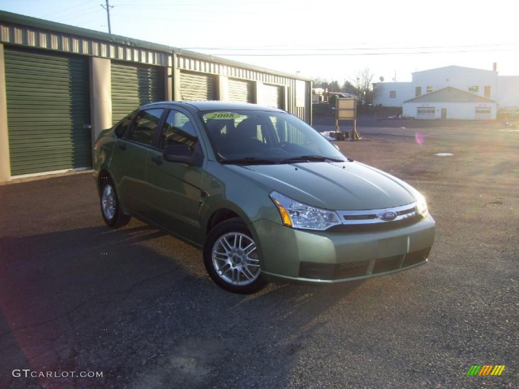 2008 Focus SE Sedan - Kiwi Green / Medium Stone photo #3