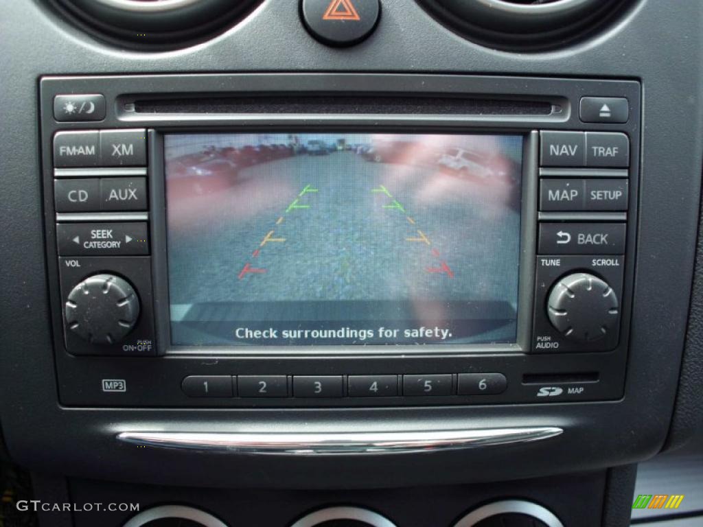 2011 Rogue SL AWD - Pearl White / Black photo #6
