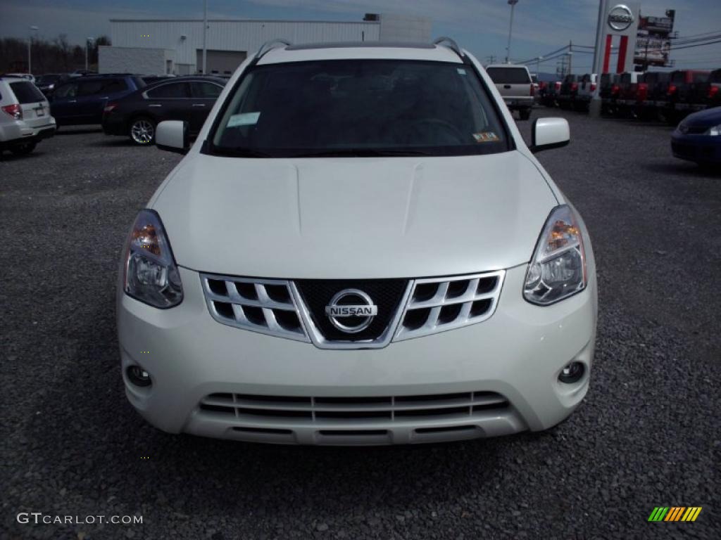 2011 Rogue SL AWD - Pearl White / Black photo #11