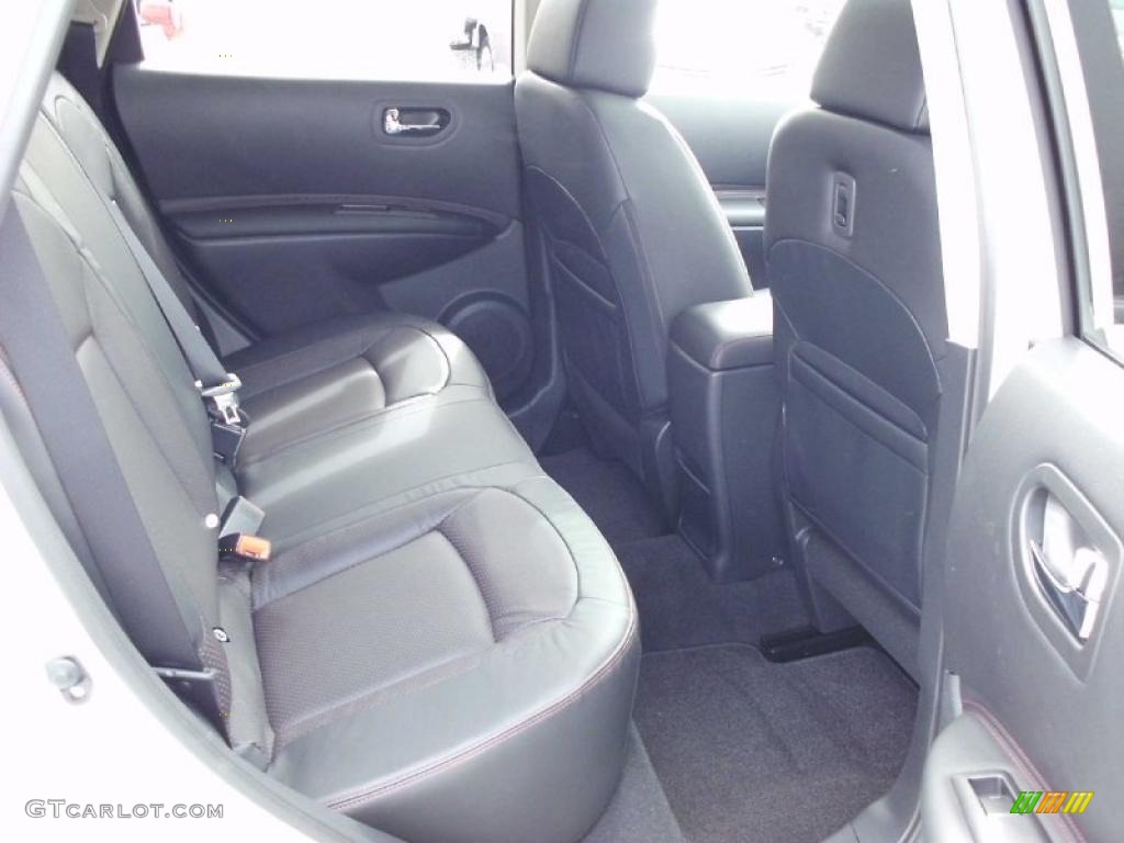 2011 Rogue SL AWD - Pearl White / Black photo #16