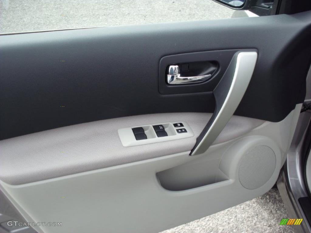 2011 Rogue SV AWD - Platinum Graphite / Gray photo #13