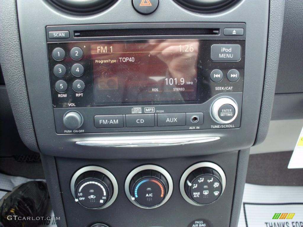 2011 Rogue SV AWD - Platinum Graphite / Gray photo #18