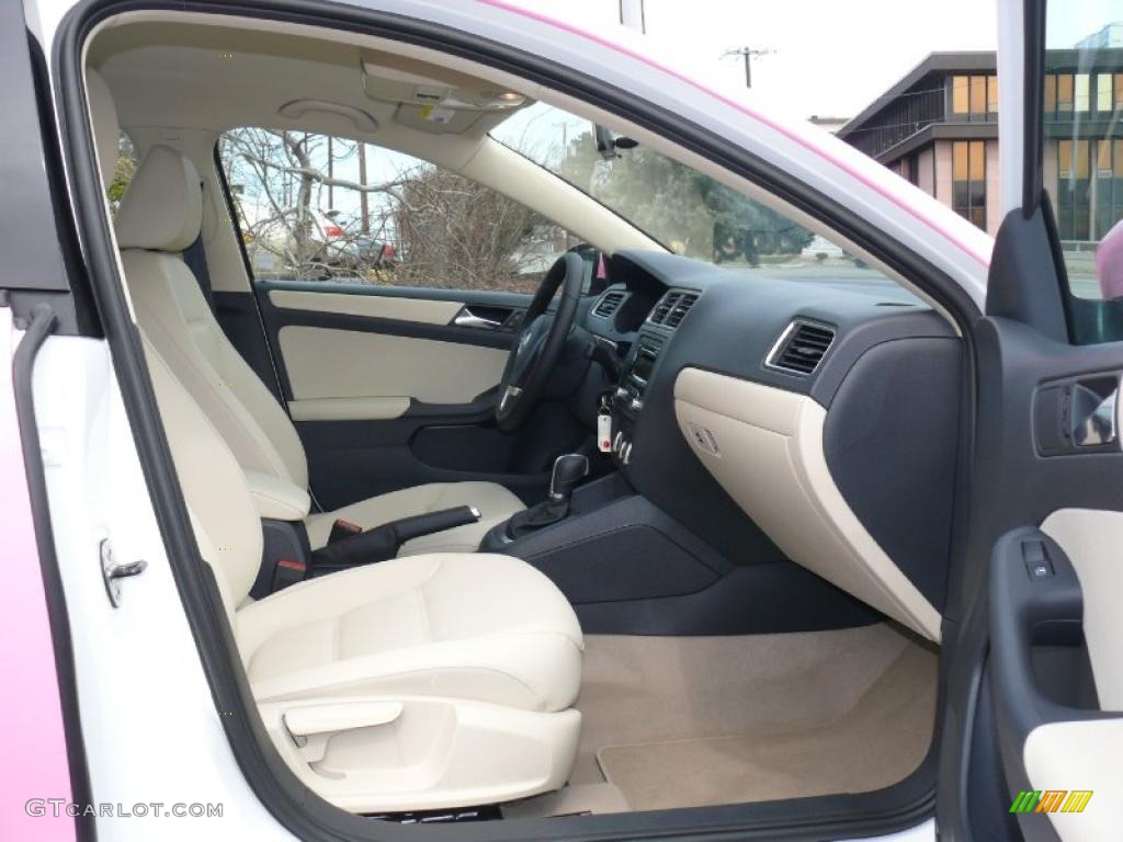 Cornsilk Beige Interior 2011 Volkswagen Jetta SE Sedan Photo #47389697