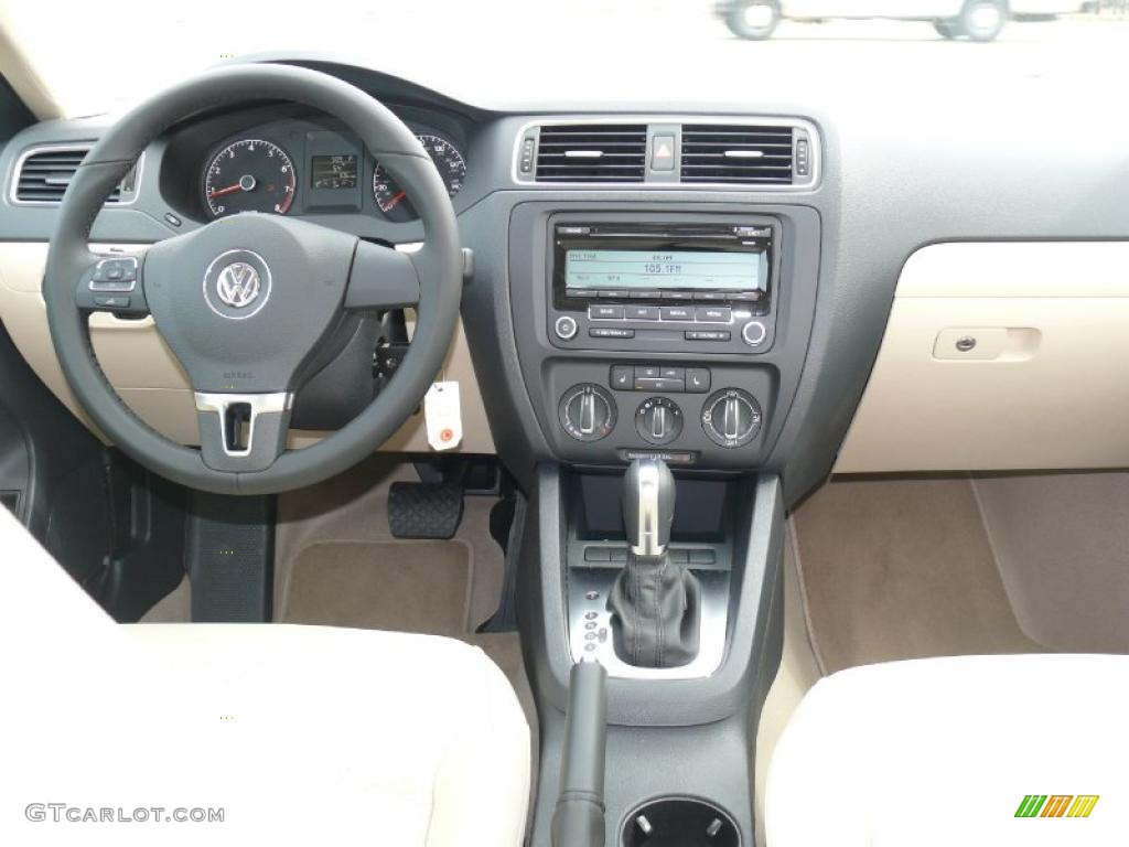2011 Volkswagen Jetta SE Sedan Cornsilk Beige Dashboard Photo #47389712