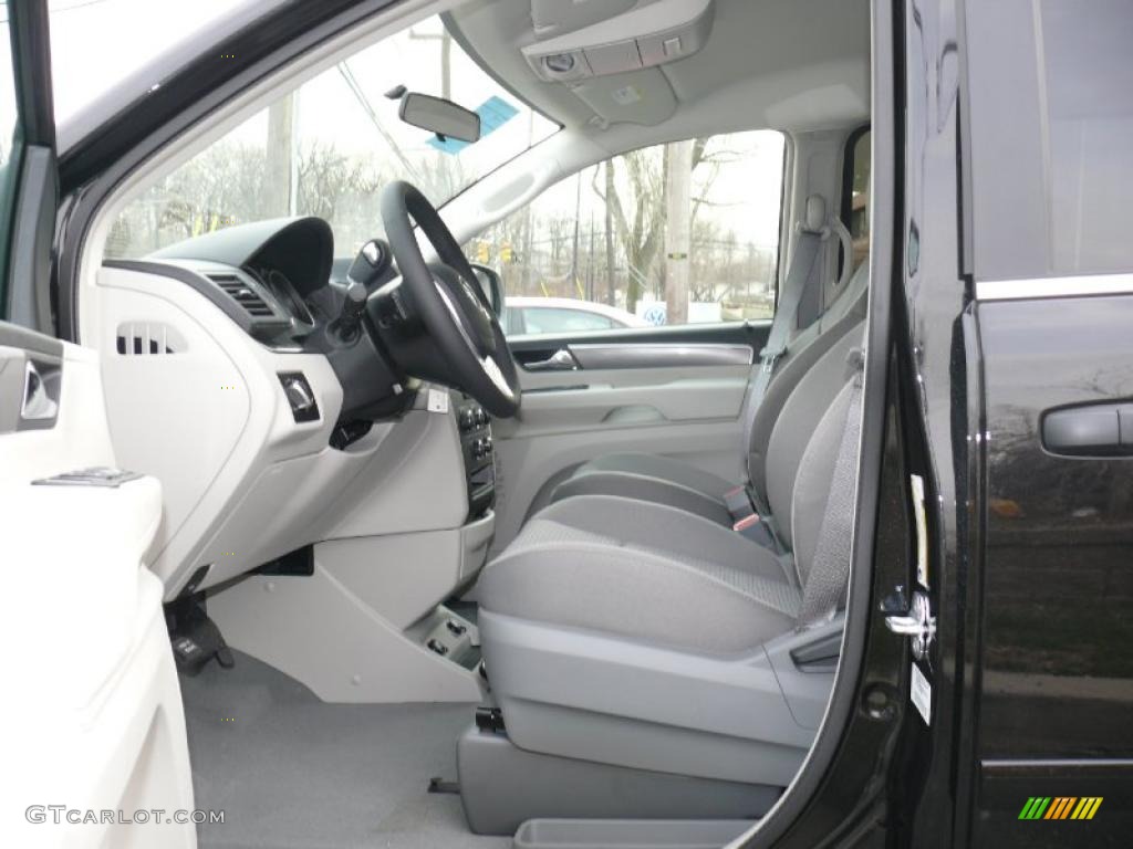 Aero Gray Interior 2011 Volkswagen Routan S Photo #47390141