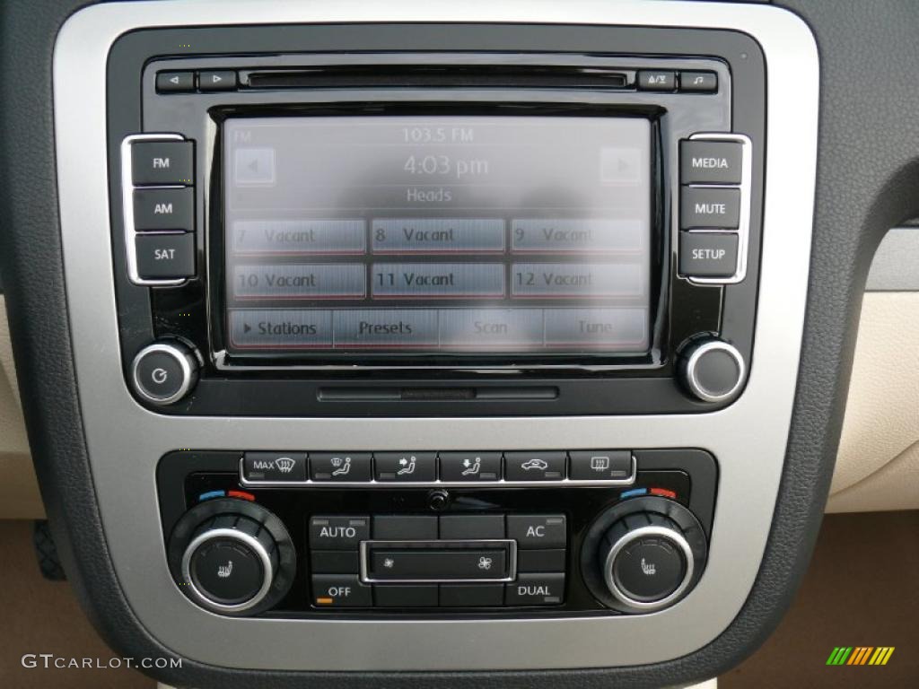 2011 Volkswagen Eos Komfort Controls Photo #47390645