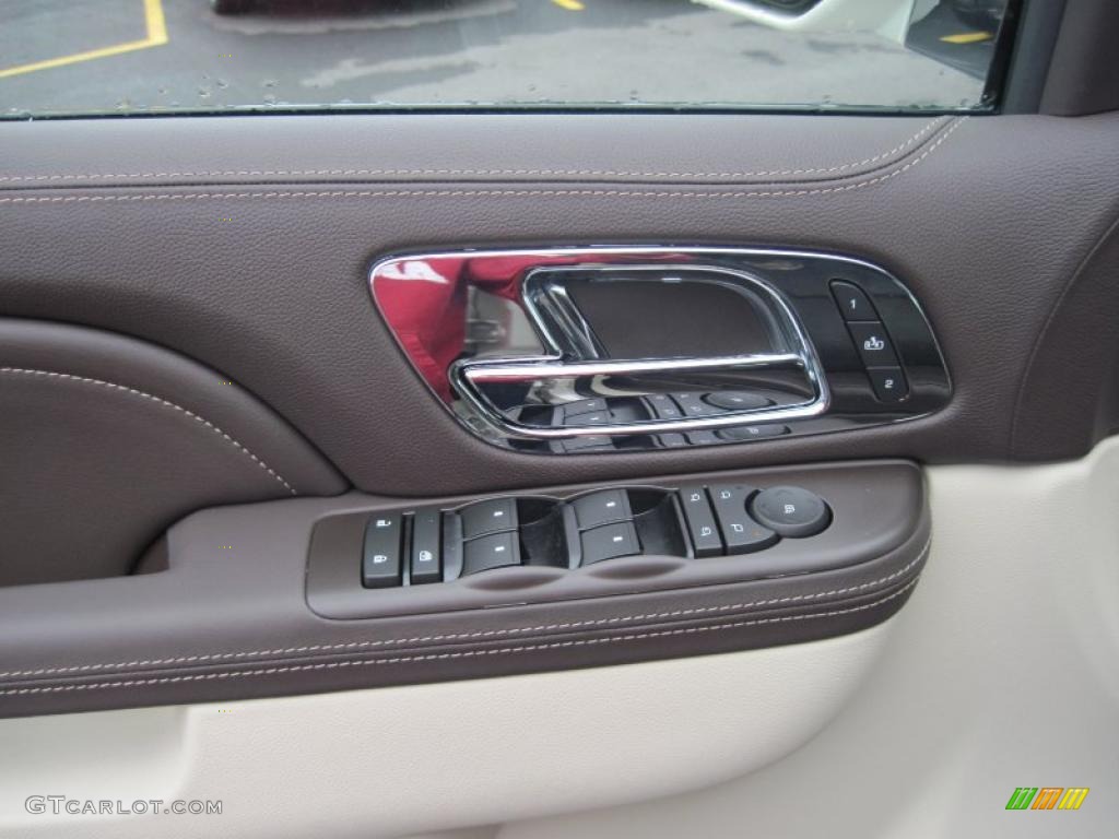 2011 Cadillac Escalade Platinum AWD Controls Photo #47392133