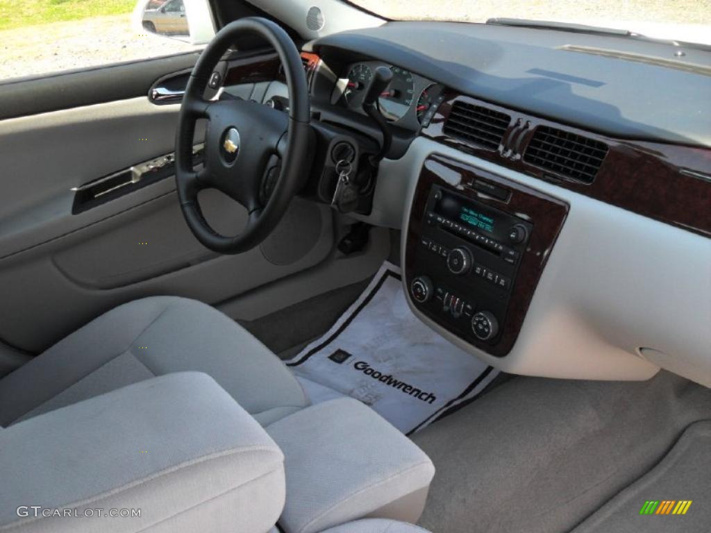 2011 Impala LT - Summit White / Gray photo #18