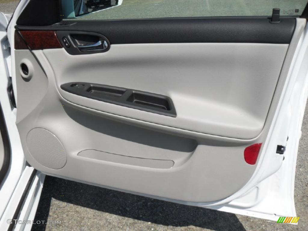 2011 Impala LT - Summit White / Gray photo #19