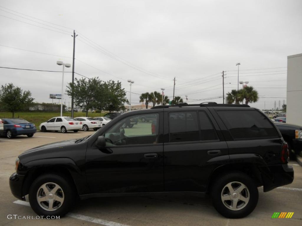 2004 TrailBlazer LS - Black / Medium Pewter photo #4