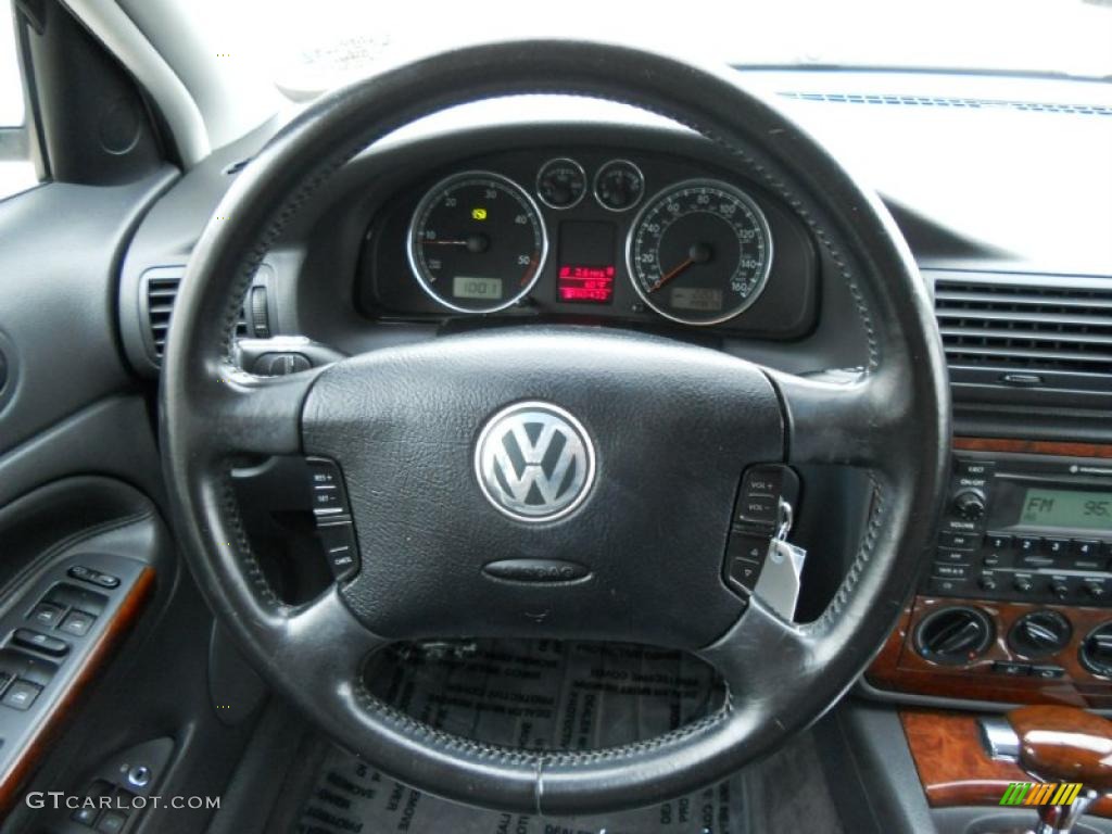 2005 Volkswagen Passat GLS TDI Sedan Steering Wheel Photos