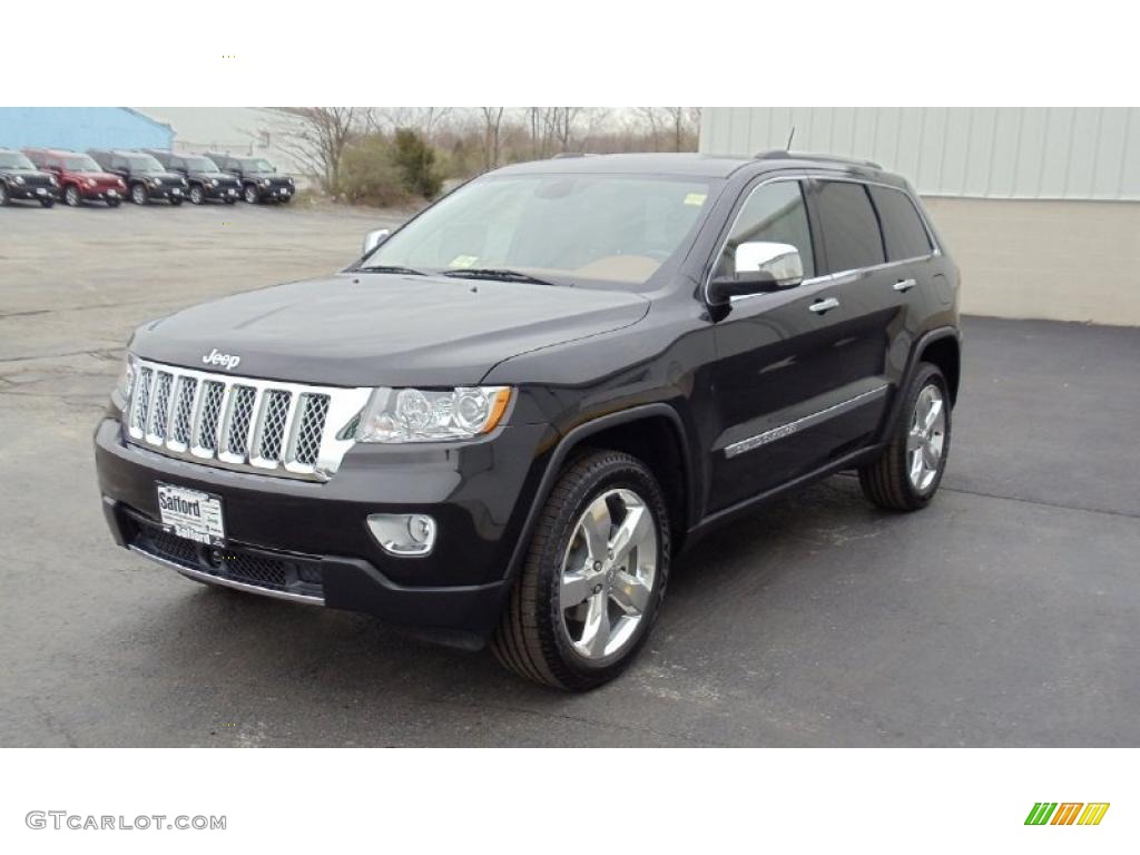 2011 Grand Cherokee Overland 4x4 - Brilliant Black Crystal Pearl / New Saddle/Black photo #1