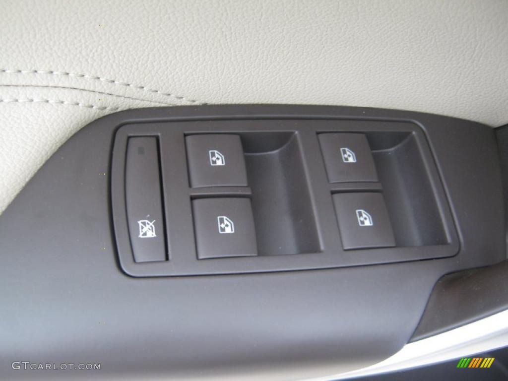2011 Buick Regal CXL Turbo Controls Photo #47394911