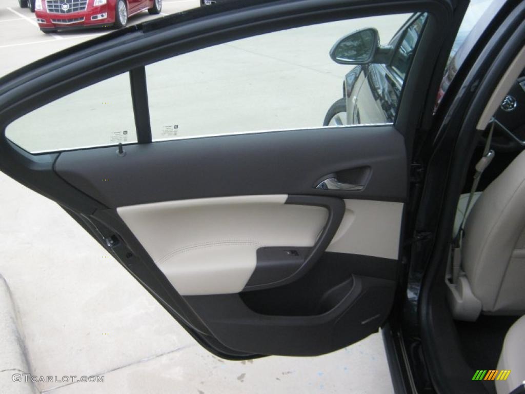 2011 Buick Regal CXL Turbo Cashmere Door Panel Photo #47394923