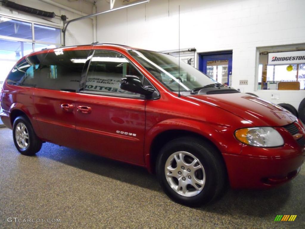2001 Grand Caravan EX - Inferno Red Pearlcoat / Taupe photo #6