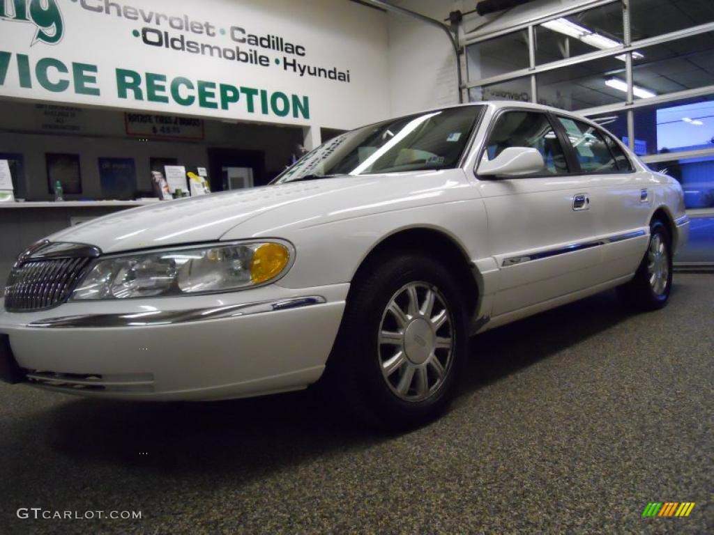 2001 Continental  - Vibrant White / Light Graphite photo #2