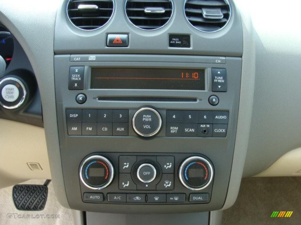 2010 Nissan Altima Hybrid Controls Photo #47397281