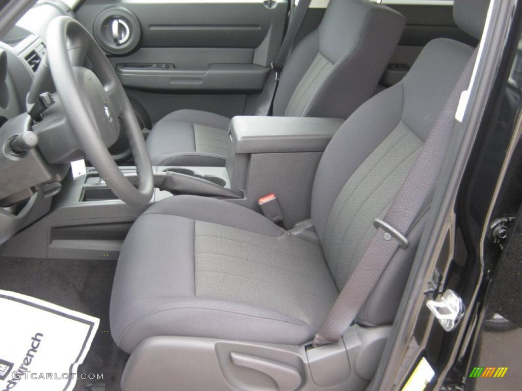 Dark Slate Gray Interior 2011 Dodge Nitro Heat 4.0 Photo #47397722