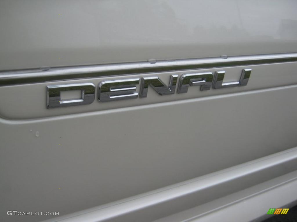 2011 Acadia Denali - White Diamond Tintcoat / Ebony photo #31