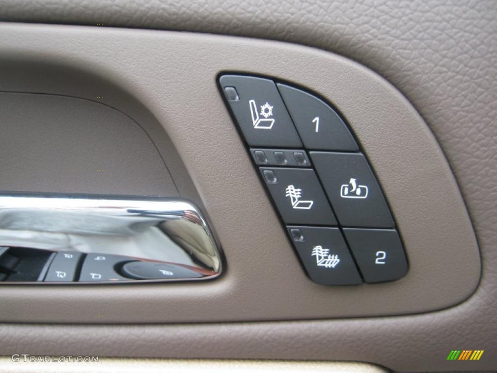 2011 GMC Yukon XL SLT Controls Photos